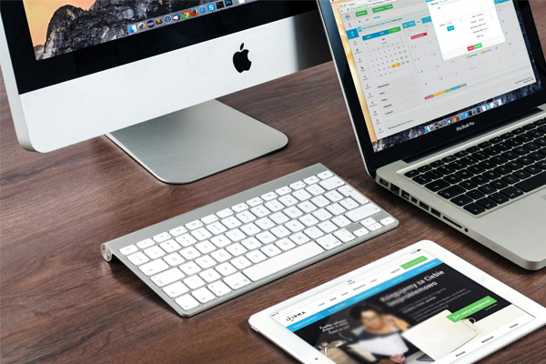 極點智庫智能裝備取得抱夾式全向AGV叉車 有效提高AGV叉車使用靈活性:叉車